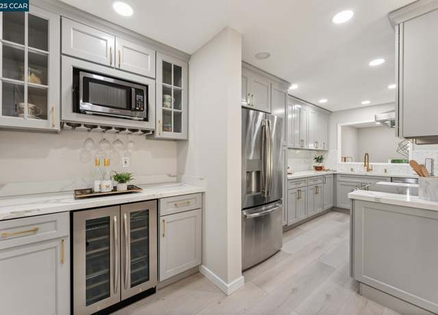 Property at 332 Kinross Dr, Walnut Creek, CA 94598, 3 beds, 2.5 baths