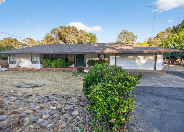 Property at 20521 Upper Hillview Dr, Sonora, CA 95370, 3 beds, 2.5 baths
