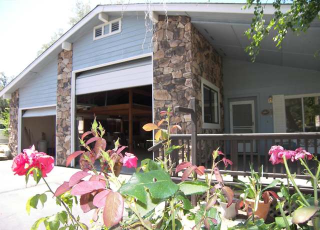 Property at 22857 Rolling Woods Dr, Groveland, CA 95321, 3 beds, 2 baths