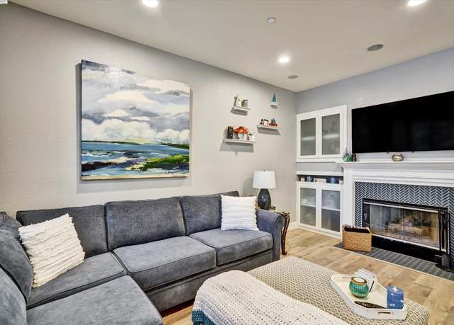 Property at 211 Wildrose Cmn #3, Livermore, CA 94551, 2 beds, 2.5 baths