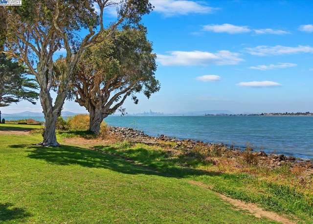 Property at 802 Harbor Rd, Alameda, CA 94502, 3 beds, 2.5 baths