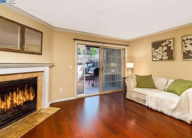 Property at 1482 Parkway Dr, Rohnert Park, CA 94928, 2 beds, 1.5 baths