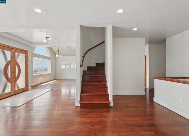 Property at 3727 Delmont Ave, Oakland, CA 94605, 4 beds, 4 baths