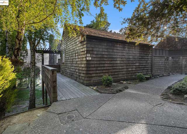 Property at 218 The Knl, Orinda, CA 94563, 3 beds, 3 baths
