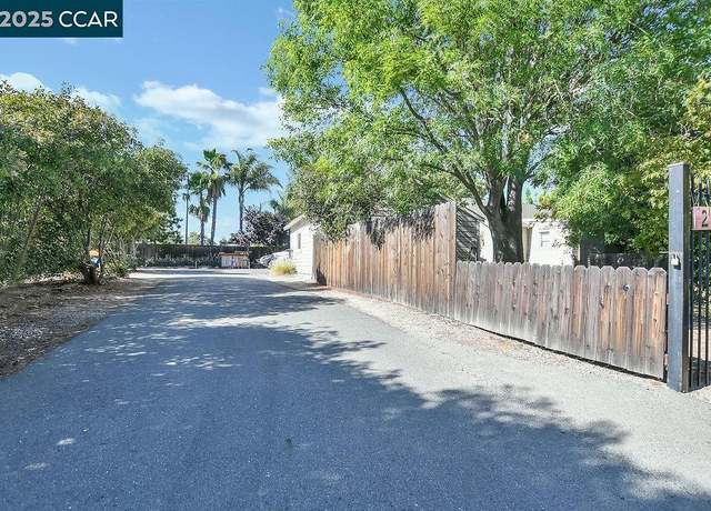 Property at 25 Megan Ct, Oakley, CA 94561, 3 beds, 1 bath