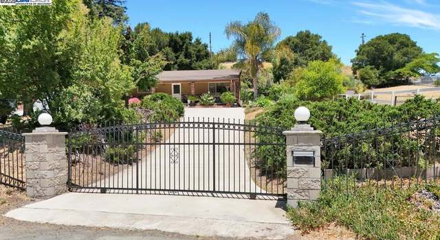 Property at 6312 Paloverde Rd, Castro Valley, CA 94552, 3 beds, 2 baths