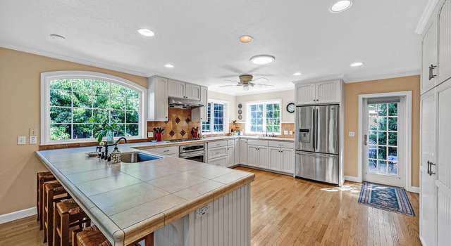 Photo of 6129 Crater Lake Ct, Pleasanton, CA 94588
