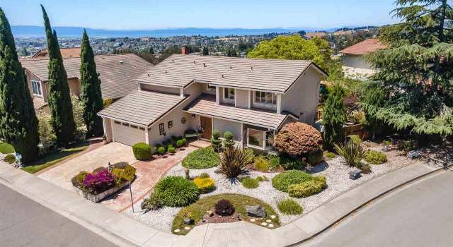 Photo of 17601 Chateau Ct, Castro Valley, CA 94552