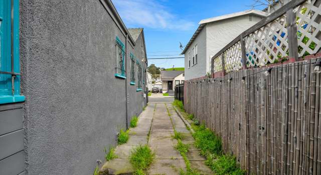 Photo of 8127 Hillside St, Oakland, CA 94605