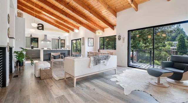 Photo of 6637 Exeter Dr, Oakland, CA 94611