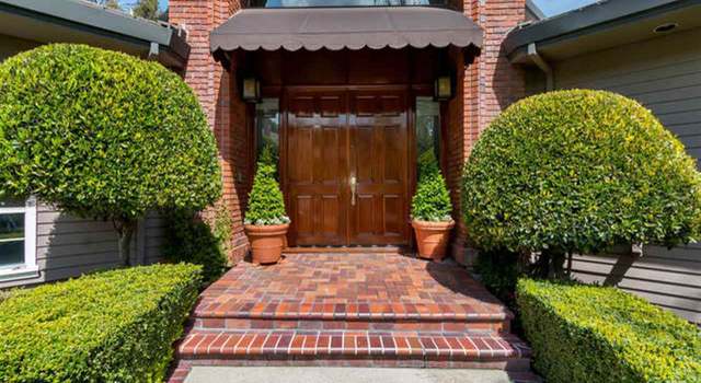 Photo of 2 Sunrise Hill Ct, Orinda, CA 94563