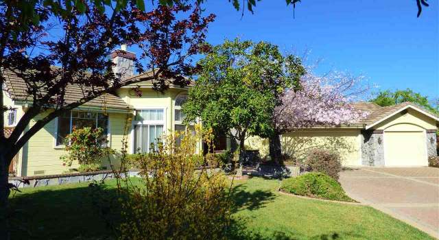 Photo of 822 Meadow Creek Ct, Walnut Creek, CA 94596