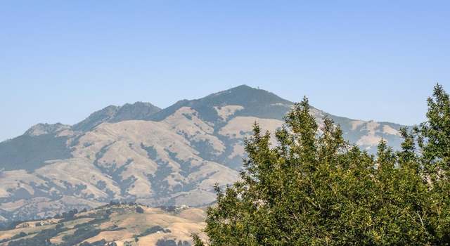 Photo of 6824 Wilton Dr, Oakland, CA 94611