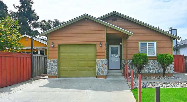 Photo of 10543 Creekside Cir, Oakland, CA 94603