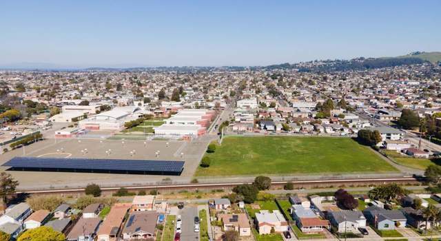 Photo of 159 S 35th St, Richmond, CA 94804