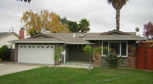 Photo of 33799 Remington Dr, Union City, CA 94587