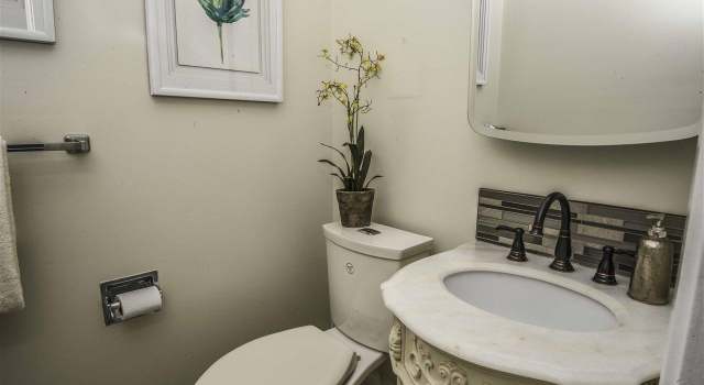 Photo of 280 Park View Ter #400, Oakland, CA 94610