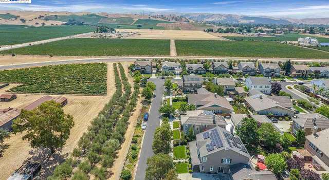 Photo of 2209 Mezzamonte Dr, Livermore, CA 94550