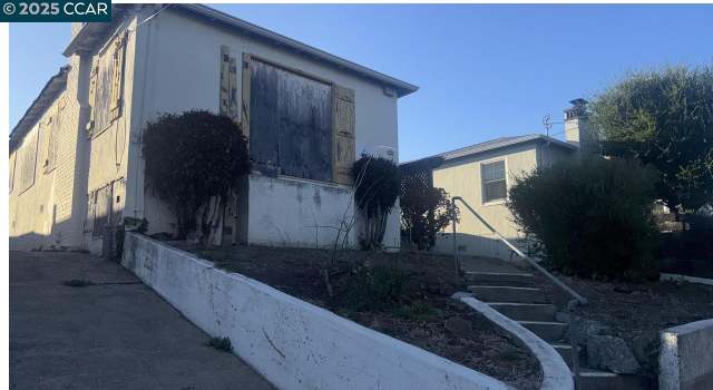 Photo of 2207 17th Ave, Oakland, CA 94606