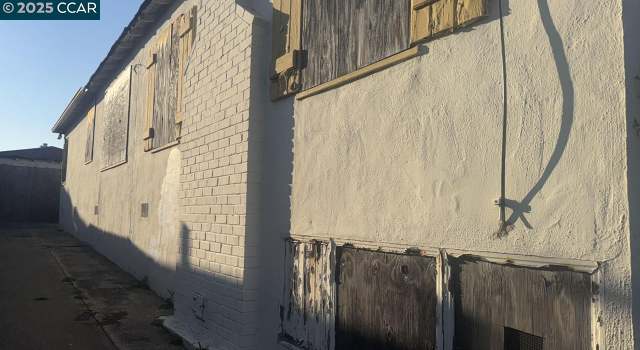 Photo of 2207 17th Ave, Oakland, CA 94606