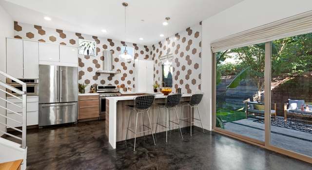 Photo of 2828 Myrtle St, Oakland, CA 94608