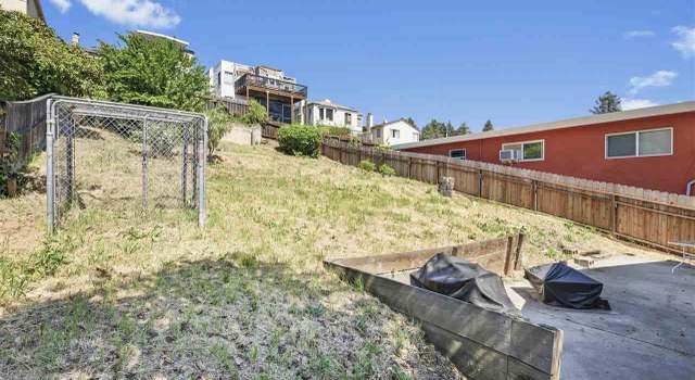Photo of 6208 Outlook Ave, Oakland, CA 94605