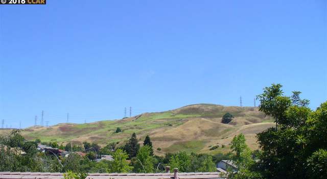 Photo of 218 Dorada Ct, Hercules, CA 94547