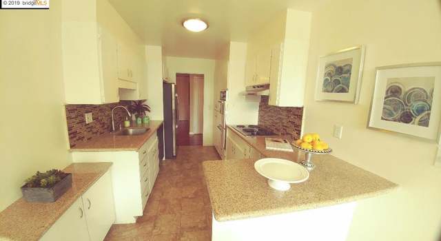 Photo of 398 Adams St #207, Oakland, CA 94610