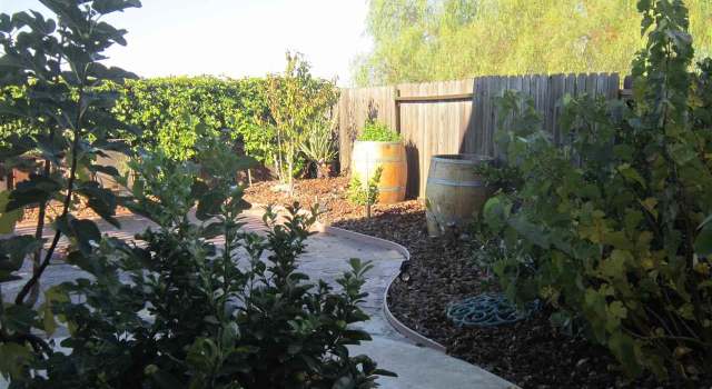 Photo of 300 Greystone Dr, Antioch, CA 94509