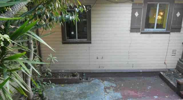Photo of 7963 Sunkist Dr, Oakland, CA 94605