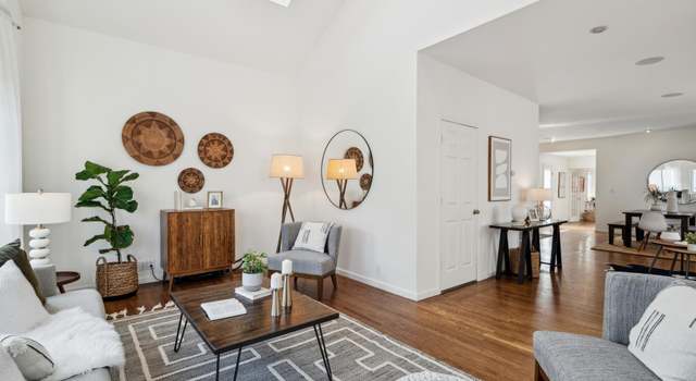 Photo of 319 E 17th St, Oakland, CA 94606