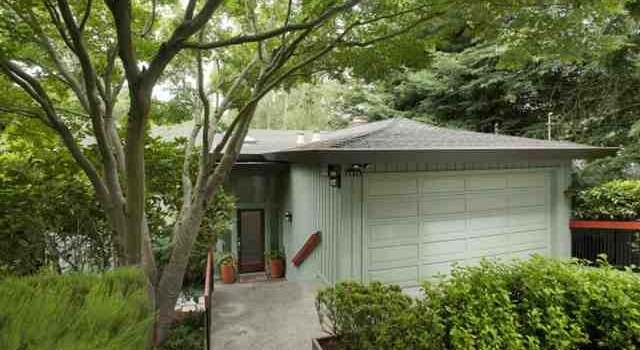 Photo of 6924 Ridgewood Dr, Oakland, CA 94611