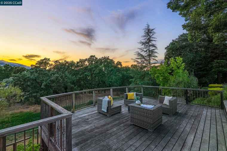 Photo of 34 Willowview Ct Danville, CA 94526