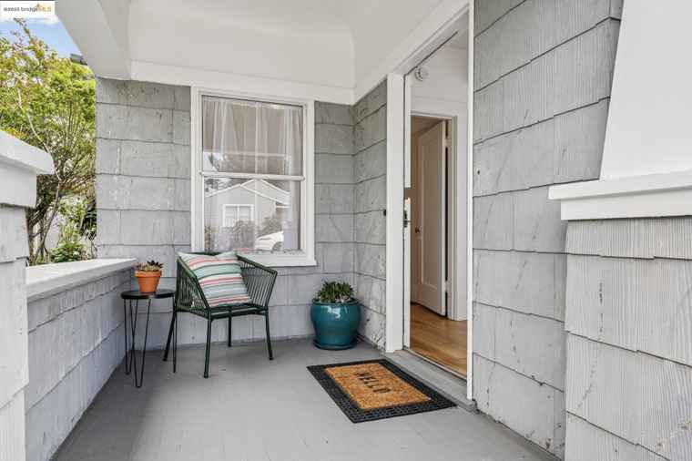 Photo of 622 38th St Richmond, CA 94805