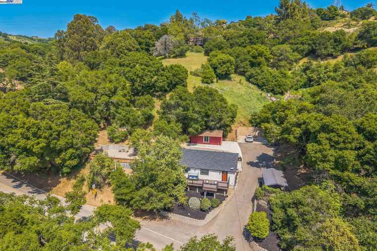 Photo of 18698 Cull Canyon Rd Castro Valley, CA 94552