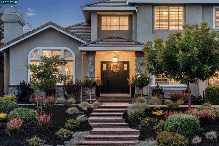 Photo of 3832 Arbolado Dr Walnut Creek, CA 94598