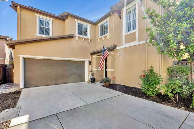 Photo of 332 Macarthur Way Brentwood, CA 94513