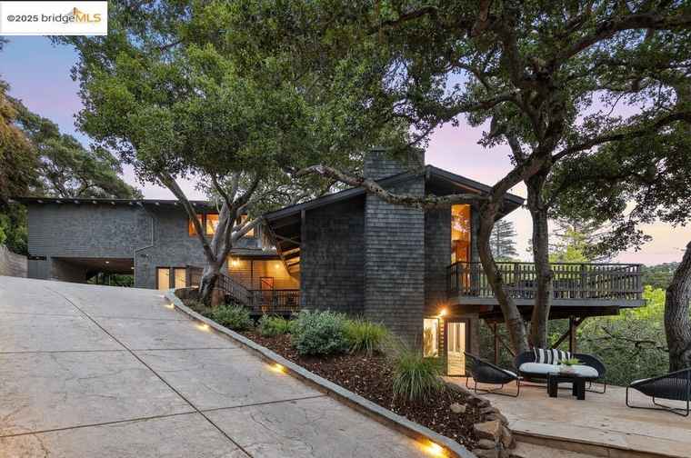 Photo of 99 Lexford Rd Piedmont, CA 94611