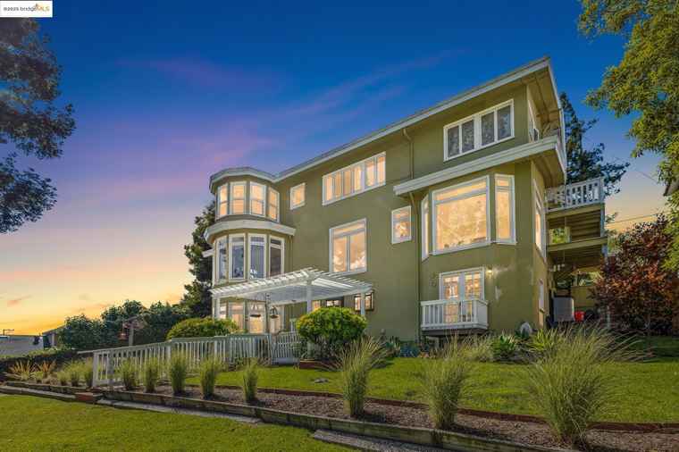 Photo of 757 Santa Ray Ave Oakland, CA 94610