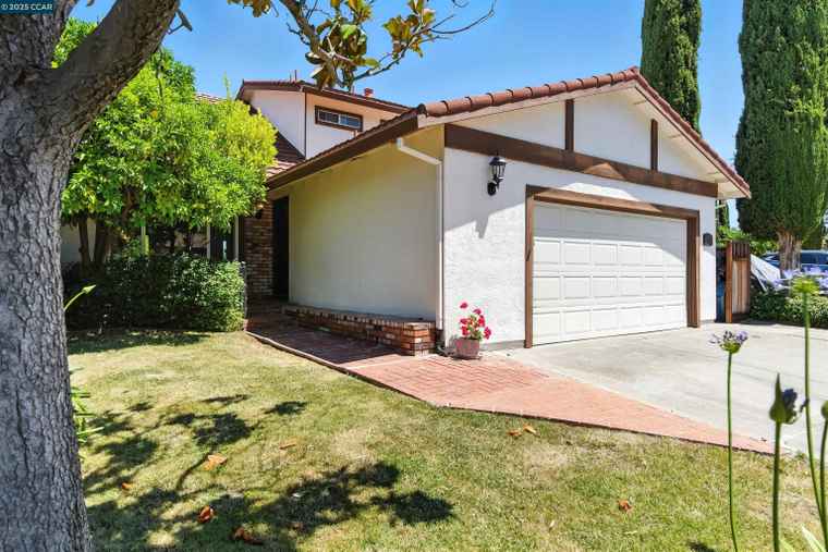 Photo of 6521 Westfield Ct Martinez, CA 94553