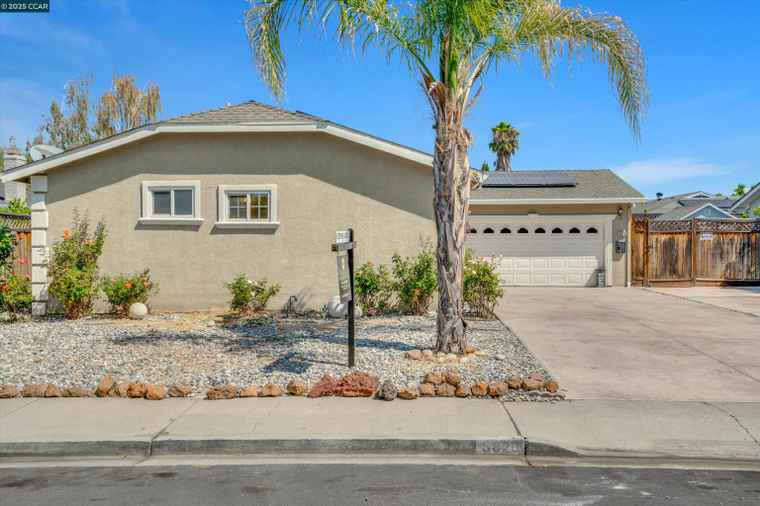 Photo of 5828 Crestmont Ave Livermore, CA 94551