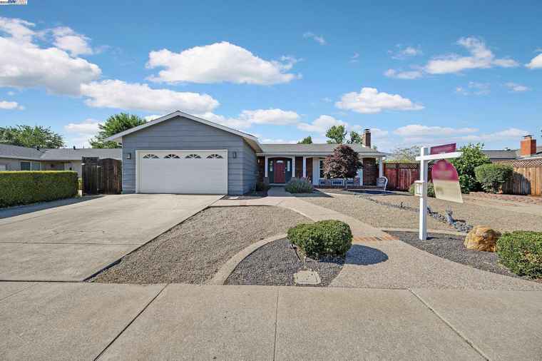 Photo of 394 Encino Livermore, CA 94550
