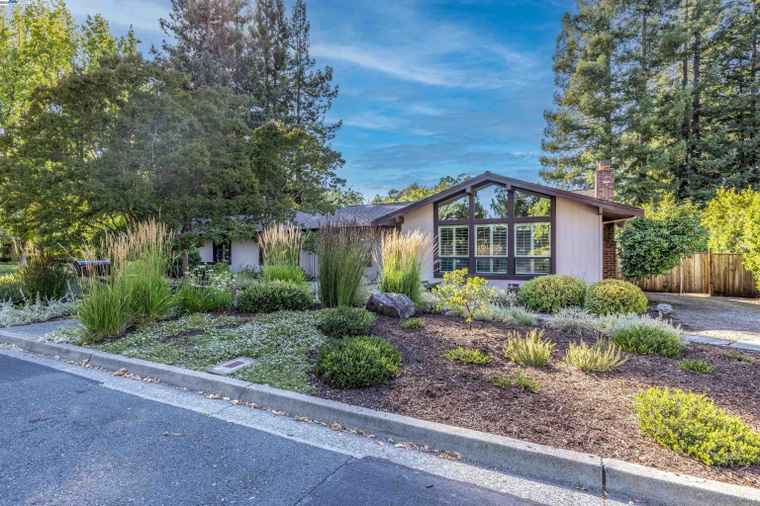 Photo of 146 Via Copla Alamo, CA 94507