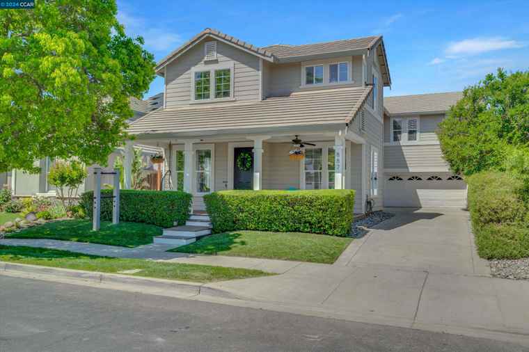 Photo of 887 Larkspur Ct Brentwood, CA 94513
