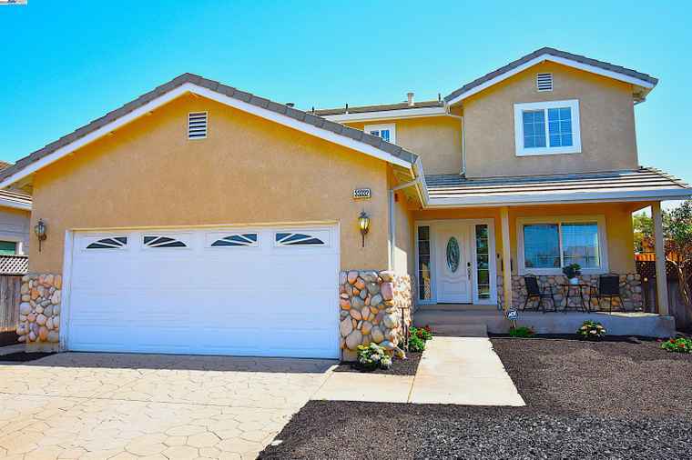 Photo of 33332 Depot Rd Union City, CA 94587