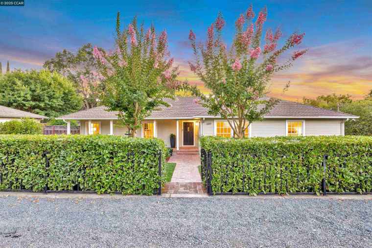 Photo of 689 Los Palos Dr Lafayette, CA 94549
