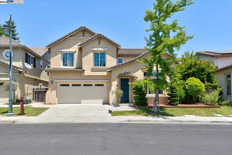 Photo of 5615 Applegate Way Dublin, CA 94568