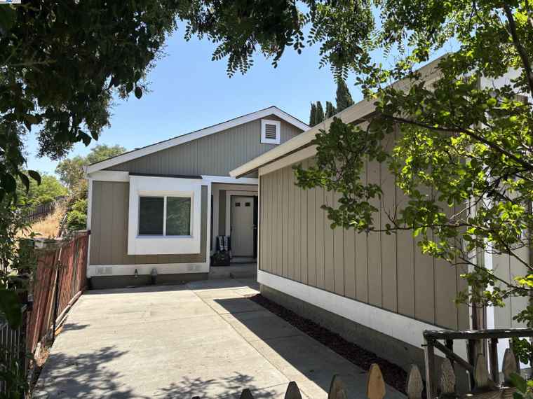 Photo of 1290 Canterbury Hercules, CA 94547