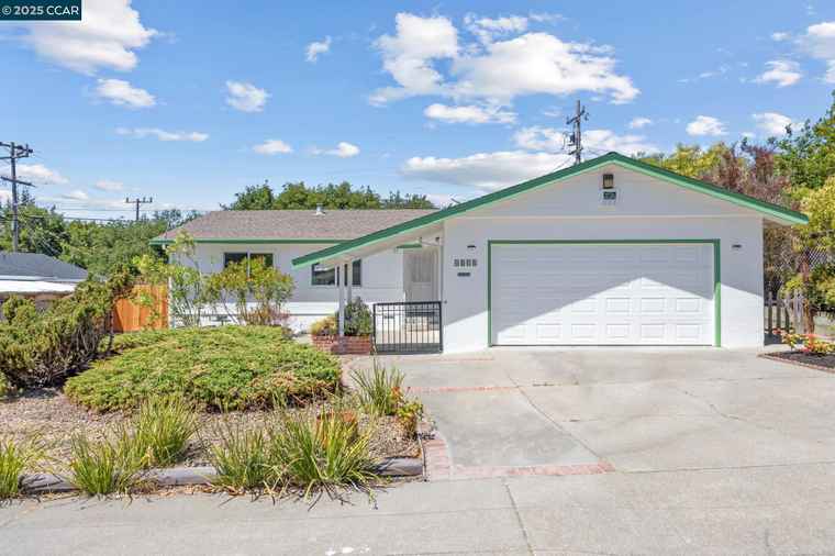 Photo of 4816 Meadowbrook Dr Richmond, CA 94803