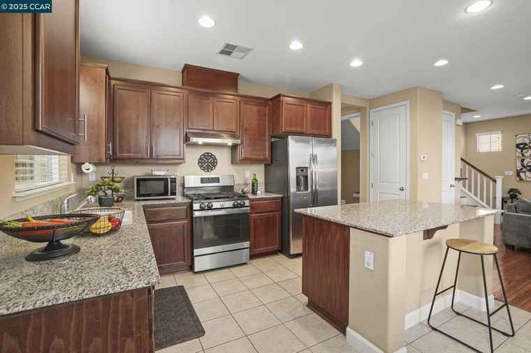 Photo of 777 Del Mar Cir Vacaville, CA 95688